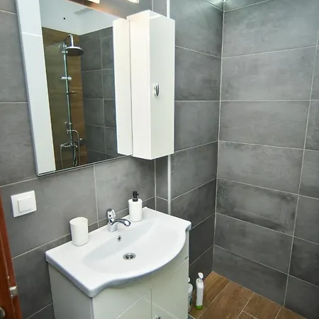 Black And White 1 Apartamento Tessalónica