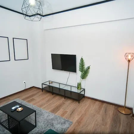 Apartamento Black And White 1 *