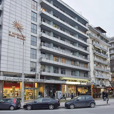 Black And White 1 דירה