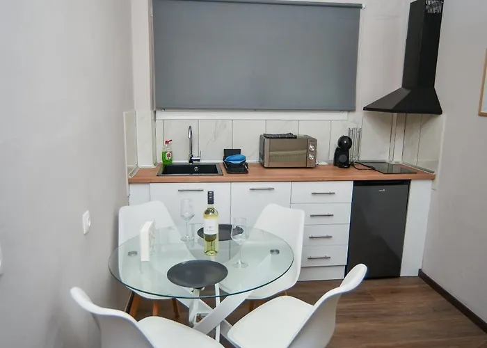 דירה Black And White 1