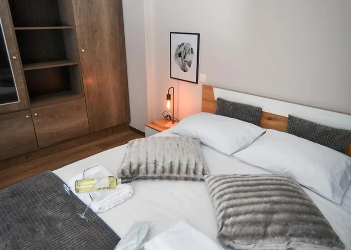 Black And White 1 公寓